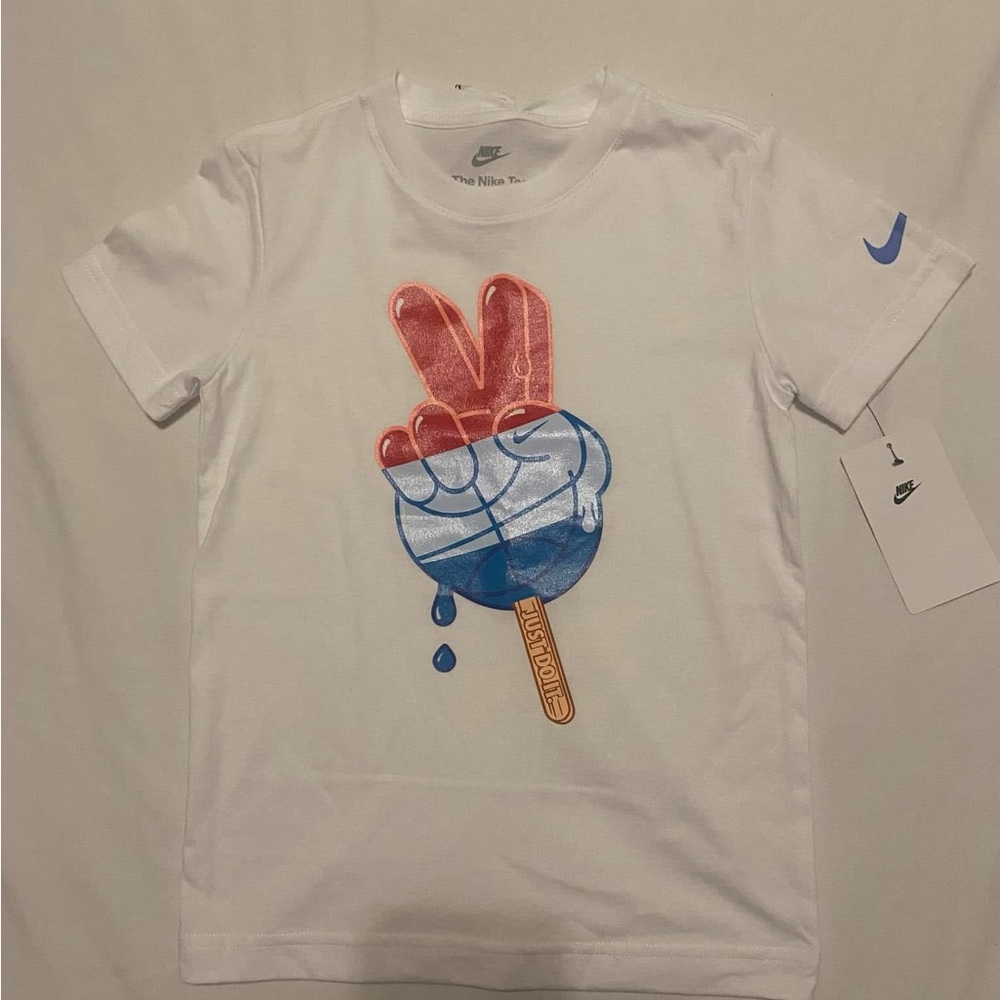 Never worn. Smoke and pet free house.